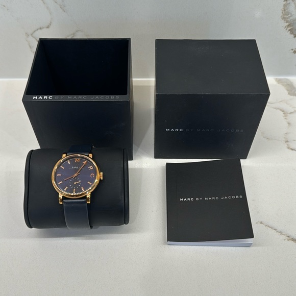 Marc Jacobs Watch - Picture 1 of 6